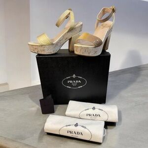 PRADA VERNICE BIANCO-QUARZO PATENT LEATHER OMBRE SANDALS SIZE 38.5